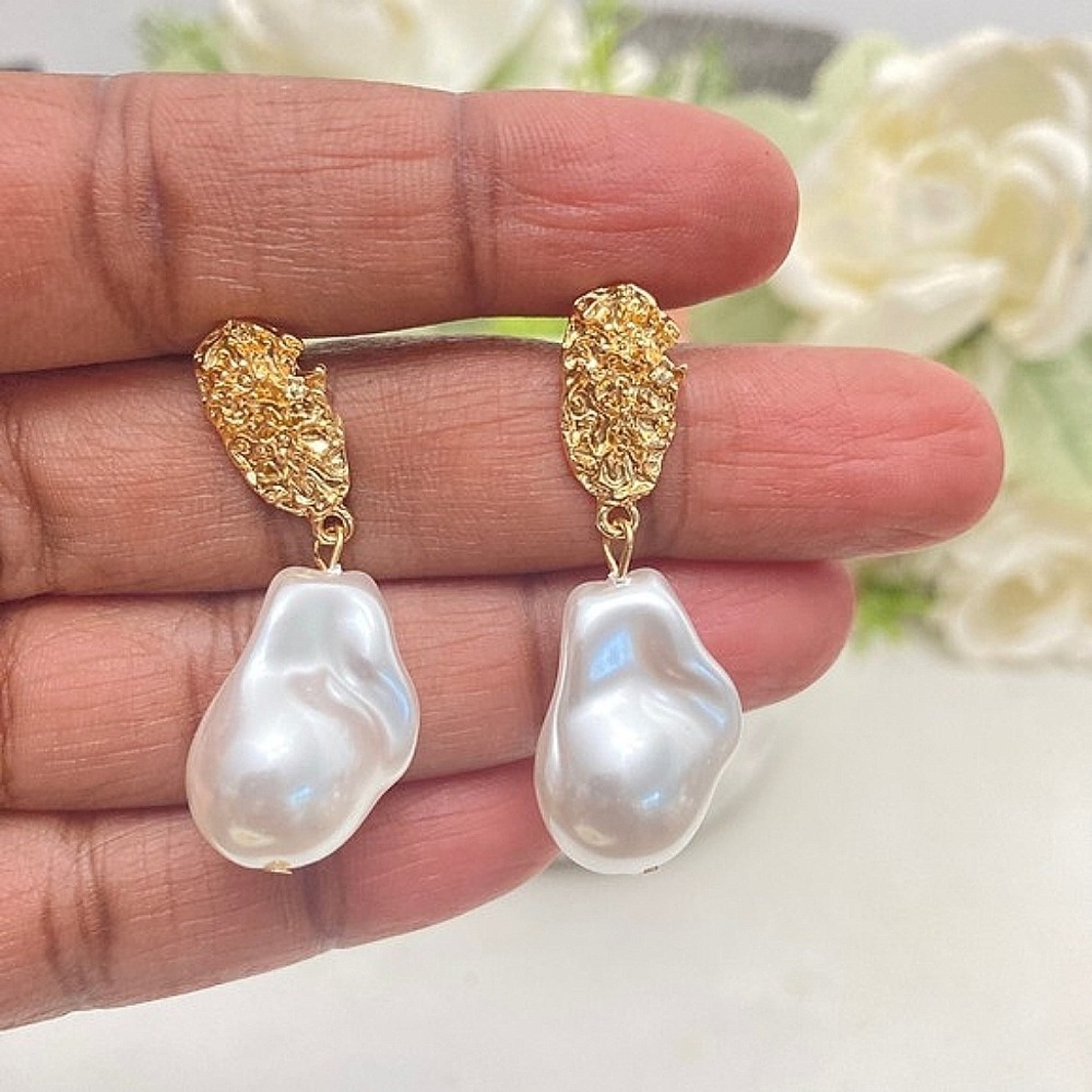 Gold faux pearl earrings Baroque dangle Formal Wedding Cocktail event 💖 - Picture 5 of 13